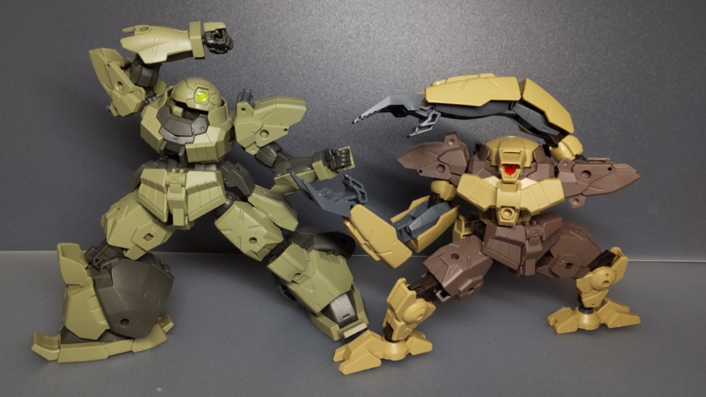 レヴェルノヴァとガルドノヴァの合体ポーズの画像